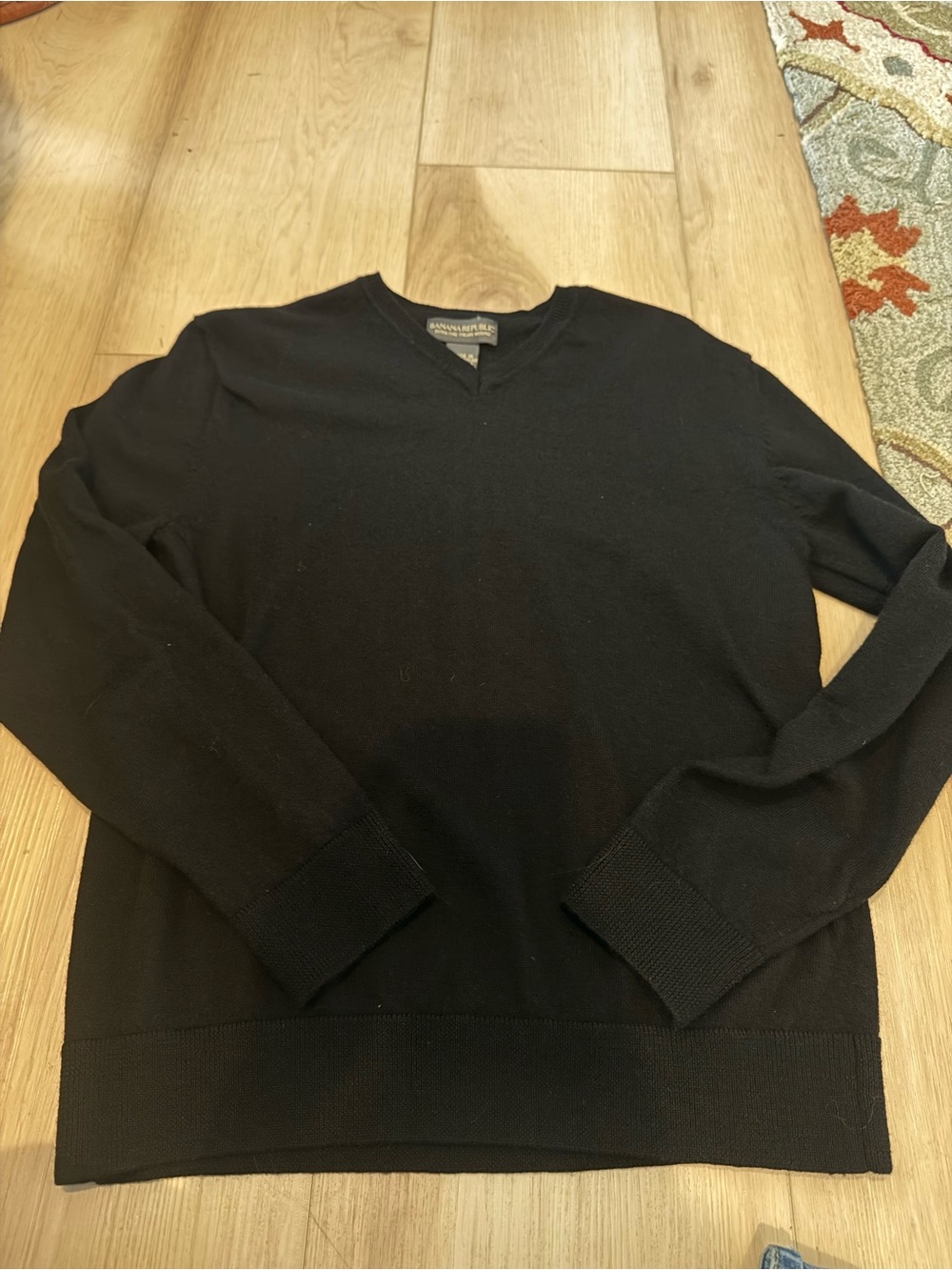 Banana Republic Men’s Extra Fine Merino Wool Black V-Neck Sweater size Small